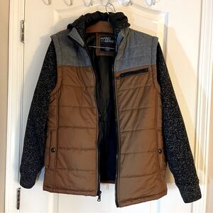 Men’s small puffer style hooded winter jacket.